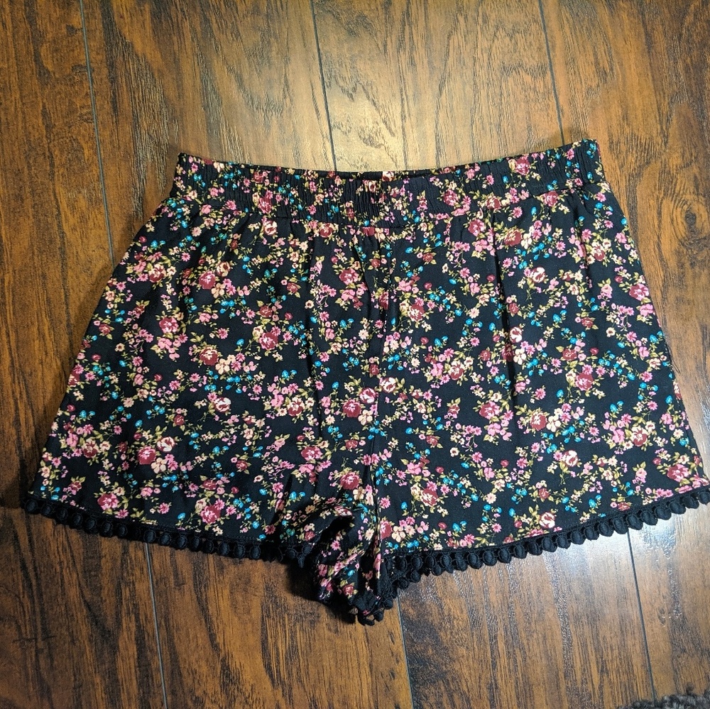 Forever 21 Flowy Floral Shorts With Pockets